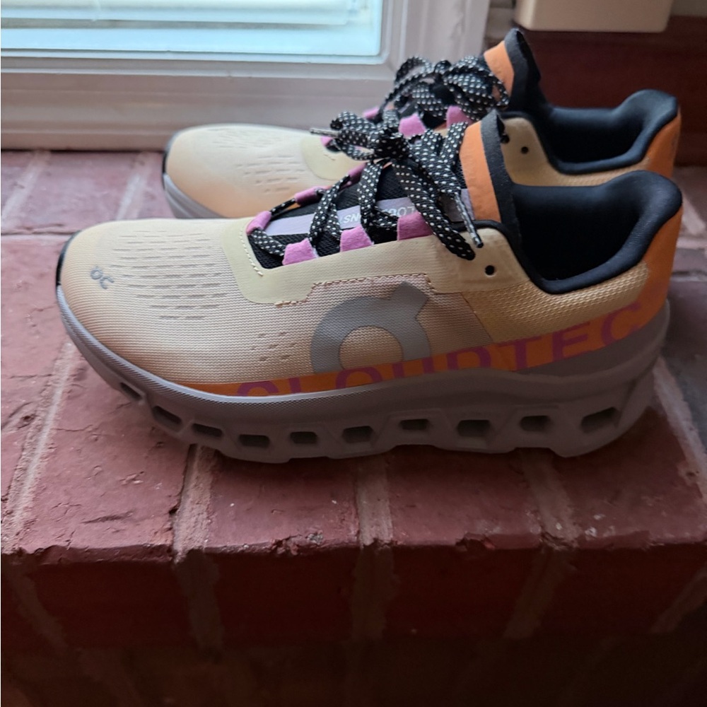 Women’s on cloud cloud monster